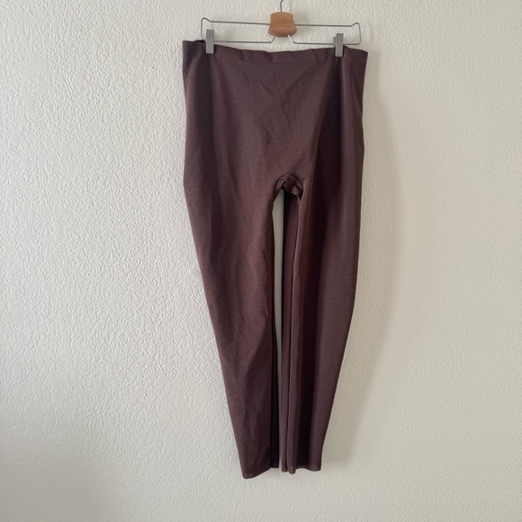 SKIMS Sheer Sculpt Low Back Legging Espresso Brown Style#:SH-LEG-2556 *77 - Picture 3 of 5